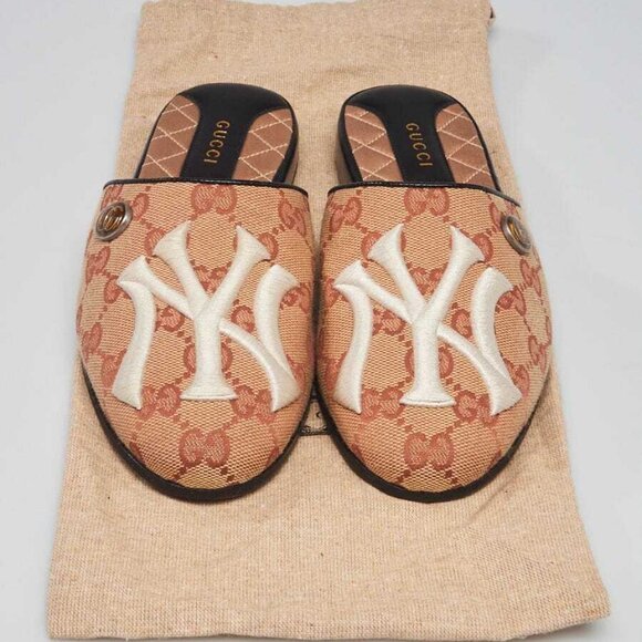 Gucci Beige/Red GG Canvas NY Yankees Mules Size 3.5/34 - Picture 1 of 5